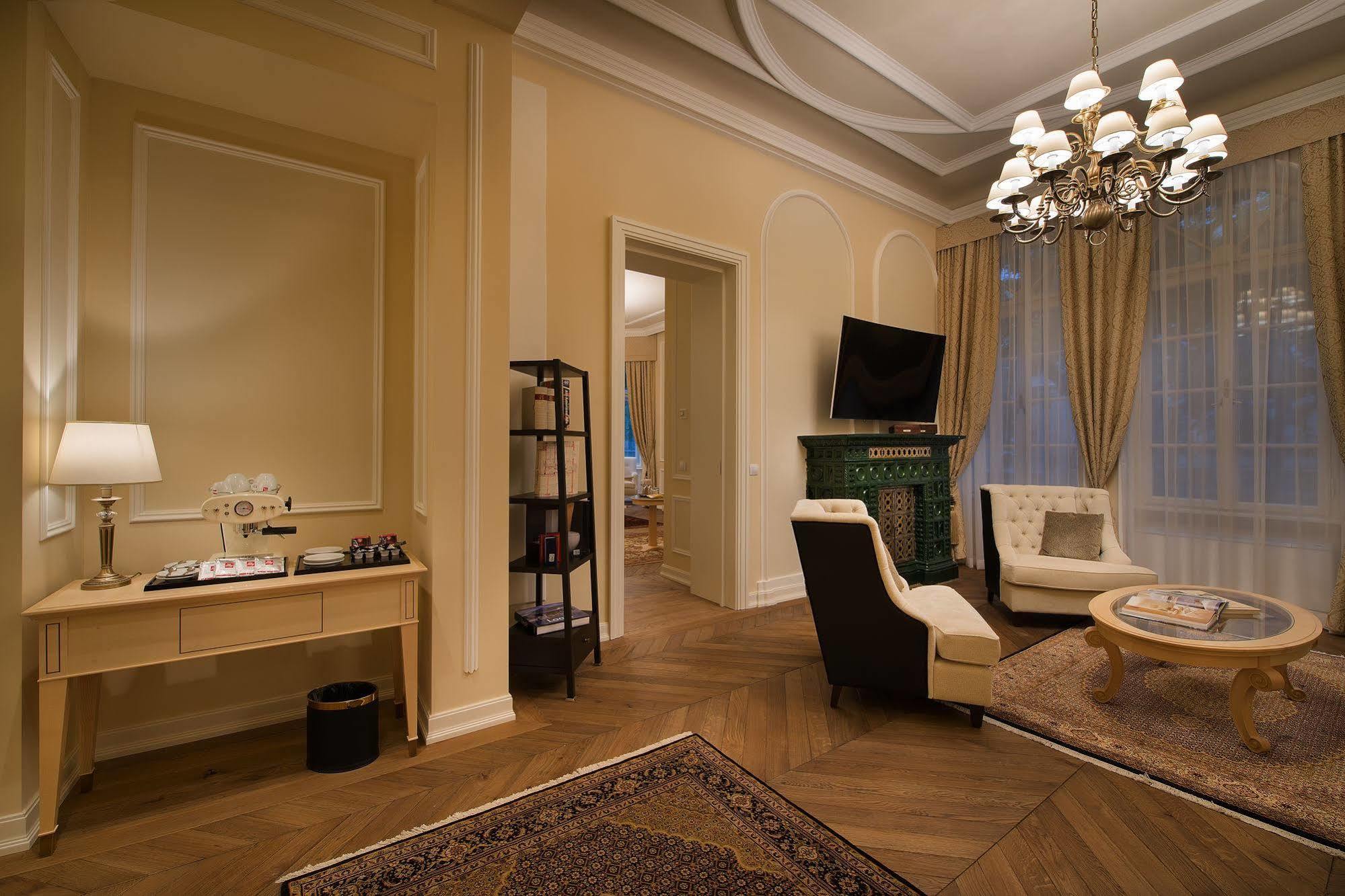 Wilson Palace By Loft Bratislava Esterno foto