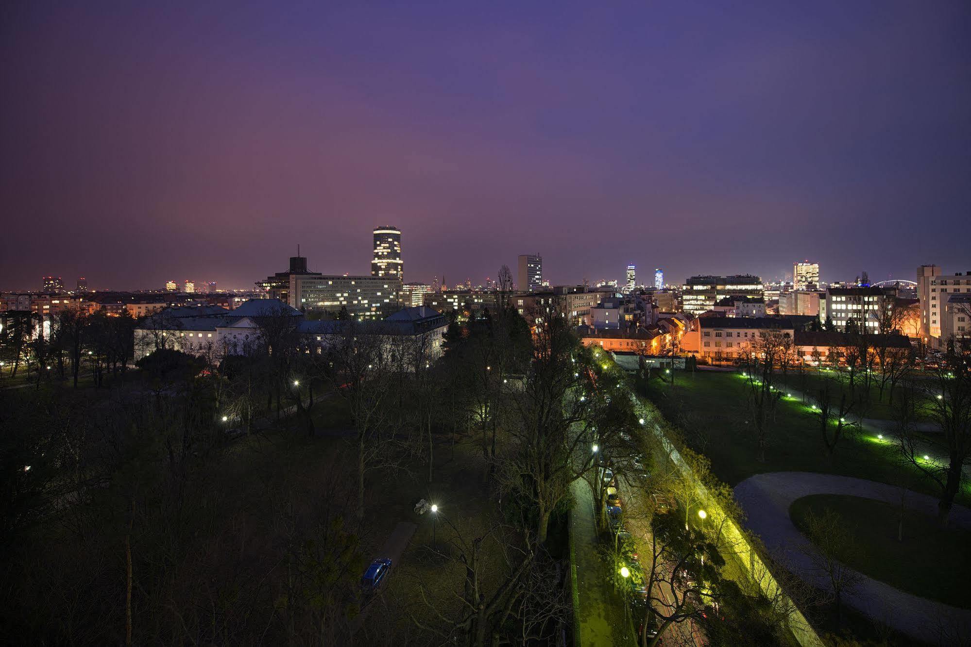 Wilson Palace By Loft Bratislava Esterno foto